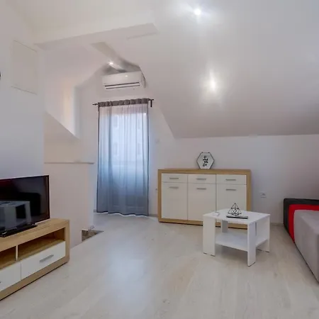 House Mirakul Apartment